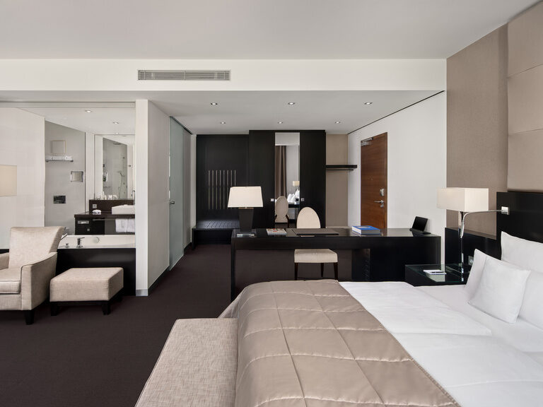 Modernes Schlafzimmerdesign in der Juniorsuite